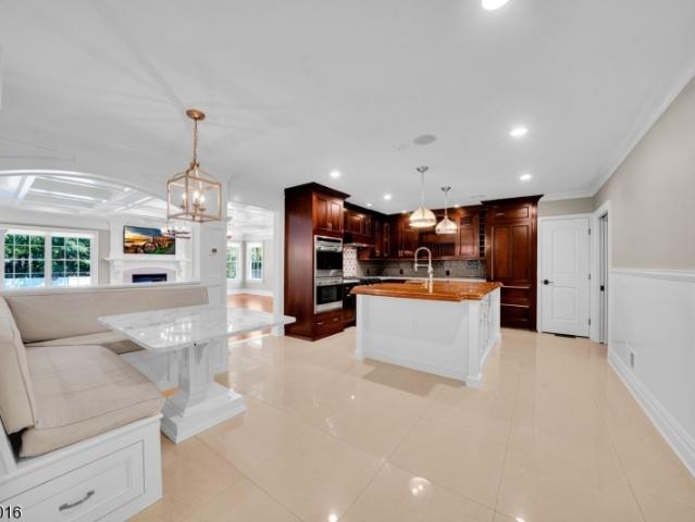 3 Bromley Ct