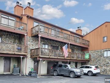3 Brookside Heights # 3i