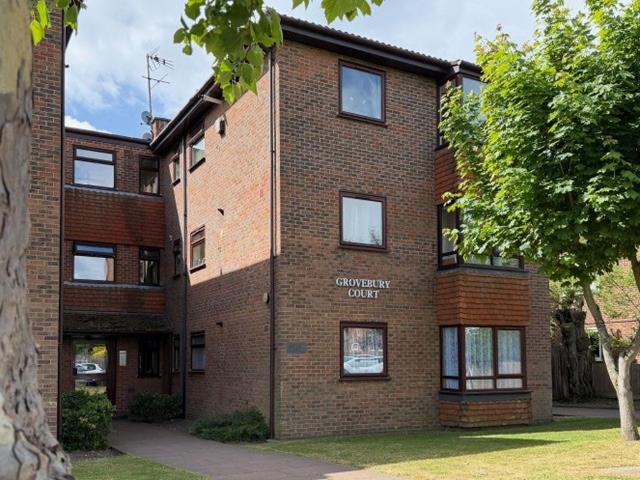 3 Broomfield Road, Bexleyheath DA6, 1 bed flat to rent, £1,300 pcm | PrimeLocation