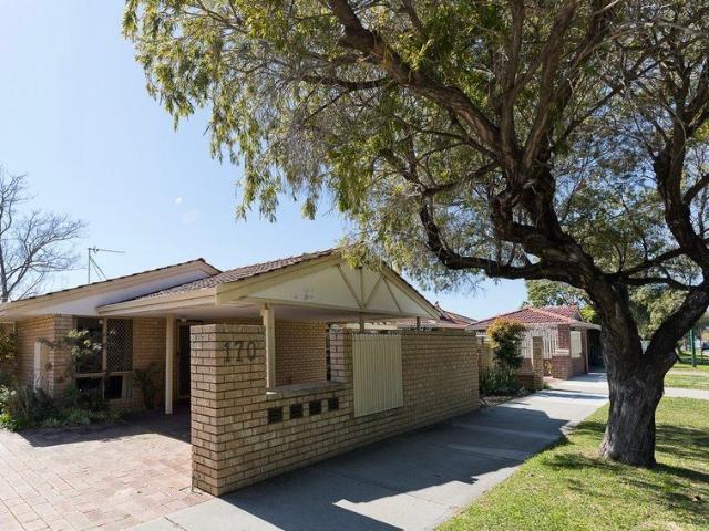 3 Brm Villa Opposite Henderson Park, which leads to tranquil Mabel Talbot Park and Jolimont Lake