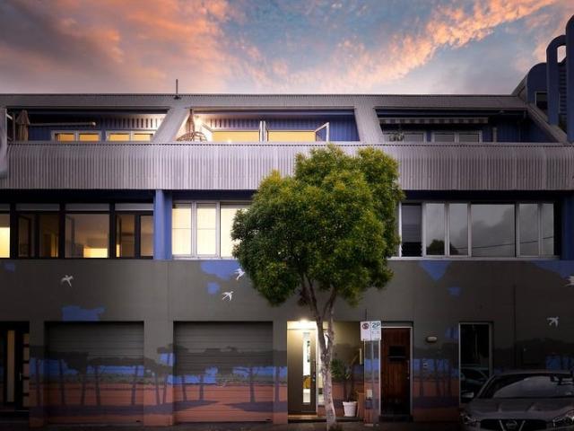 3 Curtain Street, Carlton North