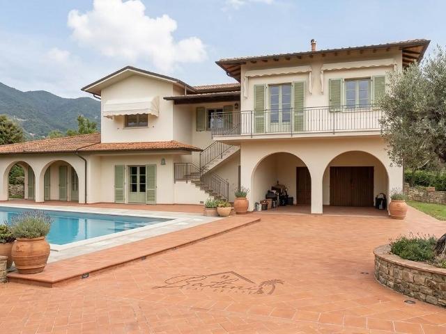 3 Camere da Letto Villaggio Rustico Toscana In Vendita. 195m² Pietrasanta