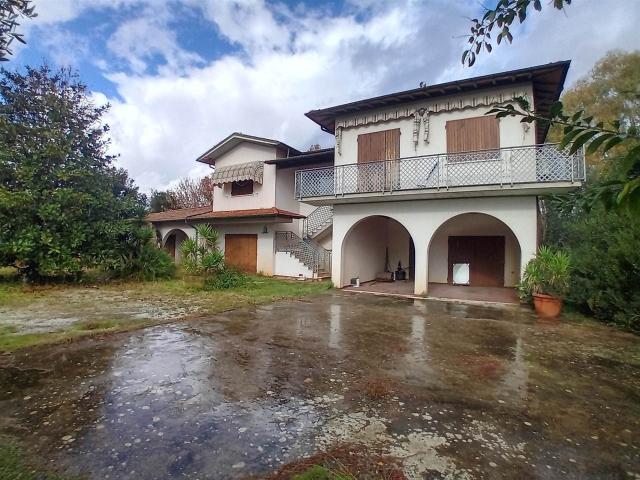 3 Camere da Letto Villaggio Rustico Toscana In Vendita. 195m² Pietrasanta
