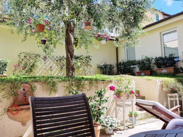 3 Camere da letto Appartamento Toscana in Vendita A8. 200m² Firenze
