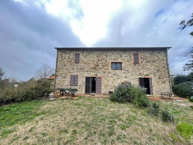 3 Camere da Letto Fattoria Toscana In Vendita A7631t. 191m² Campagnatico