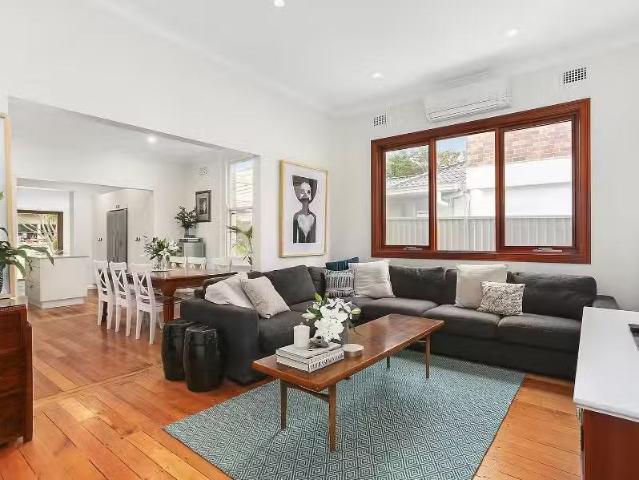 3 Campbell Street, BEXLEY House for rent Listed by Quartzine.