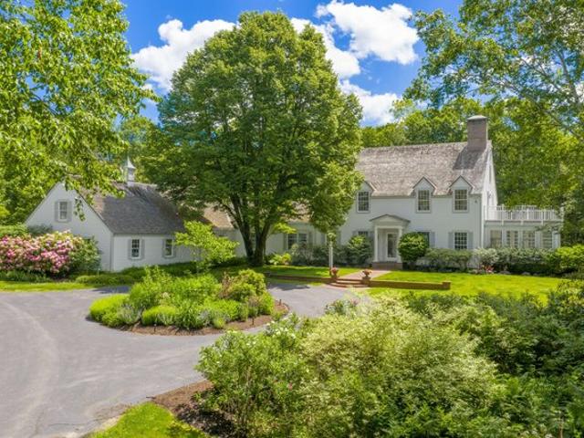 3 Canter Ln, Cape Elizabeth, ME 04107