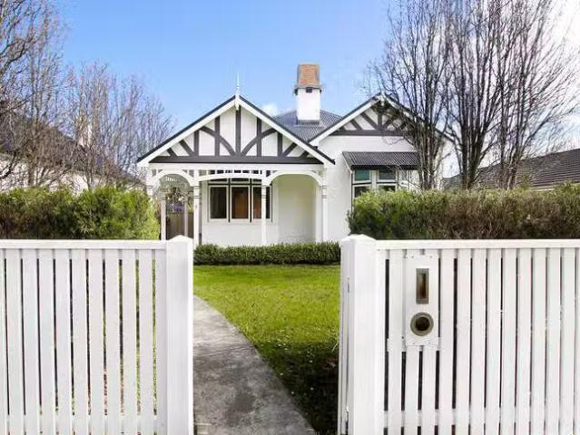 3 Canterbury Road, Warrnambool, VIC 3280