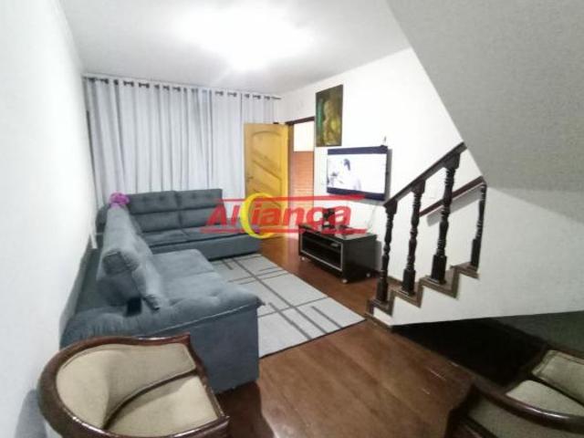 3 CASAS NO MESMO TERRENO ÓTIMAS PARA INVESTIMENTO TOTALIZANDO 7 DORMITÓRIOS SENDO 3 SUITES A VENDA