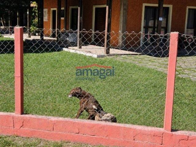3 casas no Condomínio à venda em Jacareí