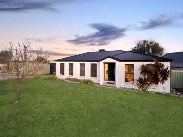 3 Carlisle Place, Ironbark | Bendigo Ballarat Real Estate Pty Ltd