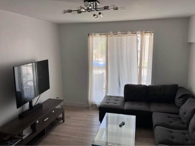 3 CH 1 SDB Québec $1,495 /mo