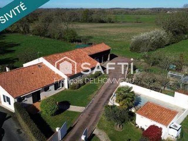 3 chambres, La Roche Pays de la Loire 85000 100852931