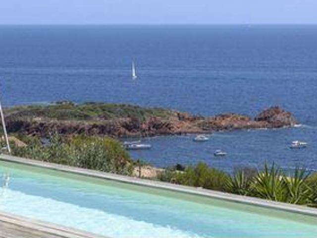 3 chambres, Apt Provence 83530 93102460