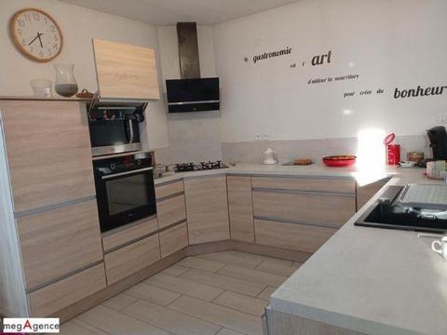 3 chambres, Charmeil Auvergne 03110 99806531