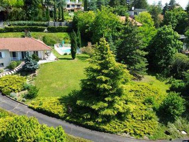 3 chambres, Chatel Auvergne 63140 102023526