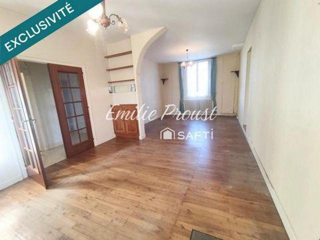 3 chambres, Civray Poitou 86400 98114305