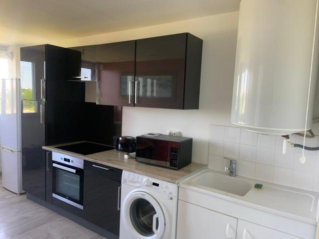 3 chambres de libres. dans un appartement de 54 m2