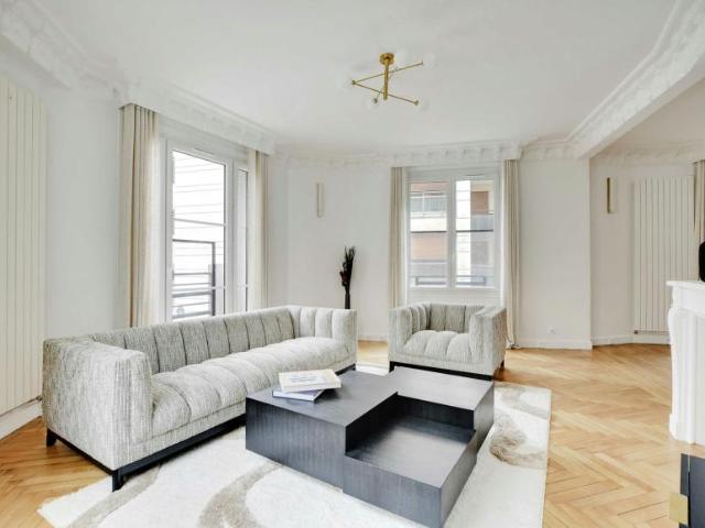 3 chambres, Paris Paris 75116 104002673