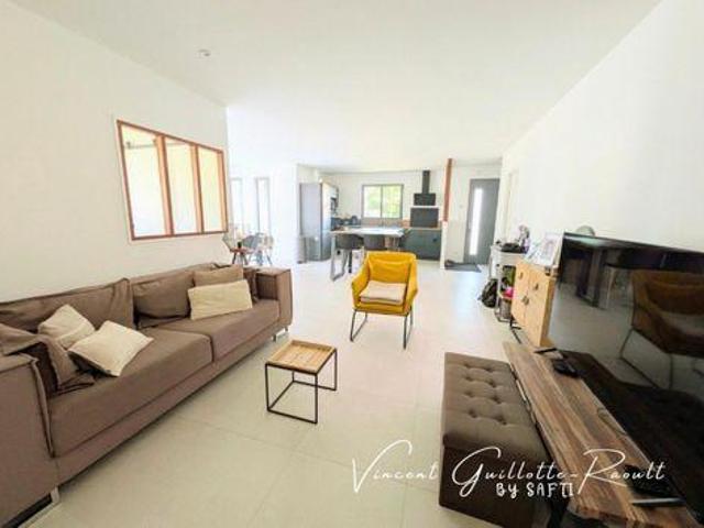 3 chambres, Port Pays de la Loire 44710 103428832