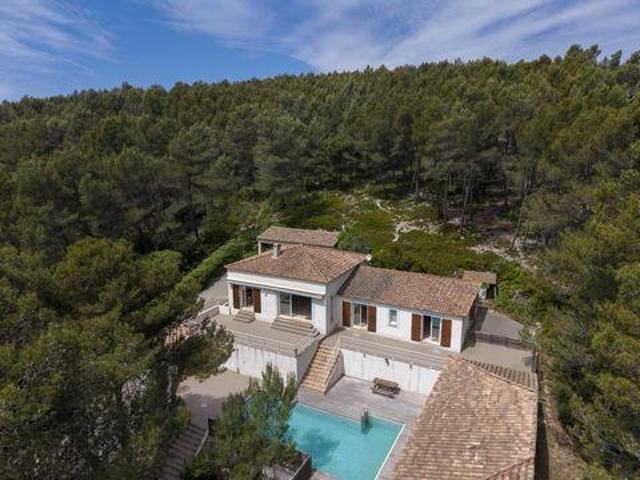 3 chambres, Roquefort Provence 13830 102024855