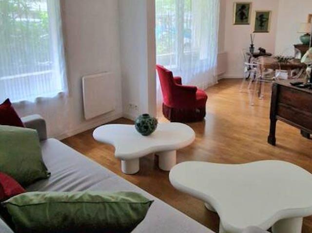 3 chambres, Suresnes Suresnes 92150 104682224