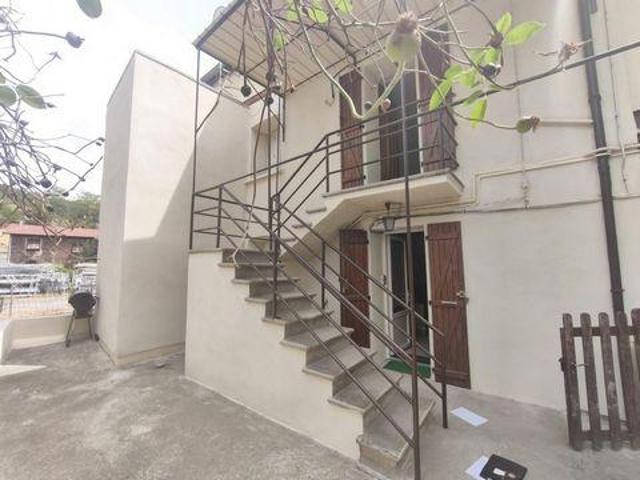 3 chambres, Saint Rhône 42100 LS105363100