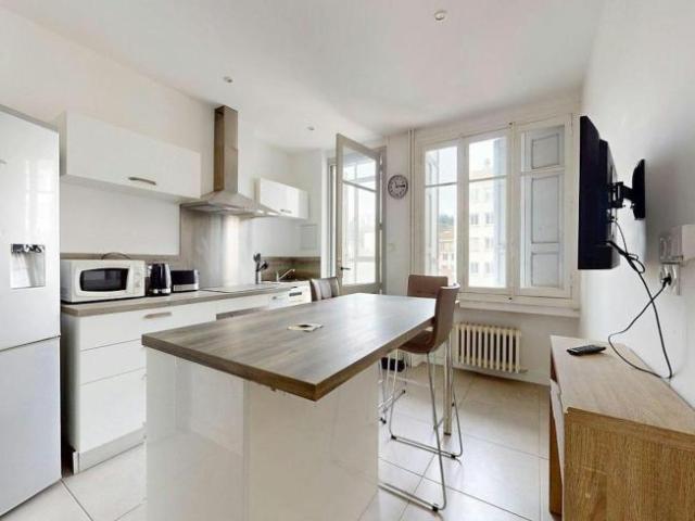 3 chambres, Saint Saint 42100 100178044