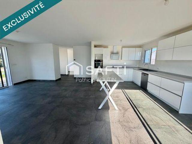 3 chambres, Sainte Poitou 79260 98830415