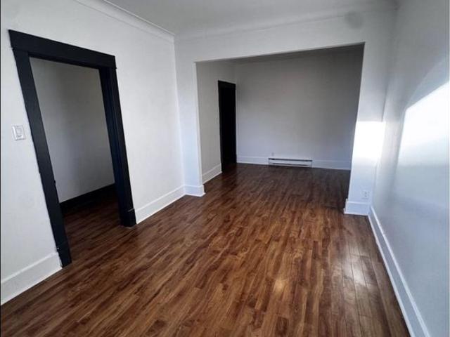 3 Chambres | 1 195 $ | Disponible Immédi