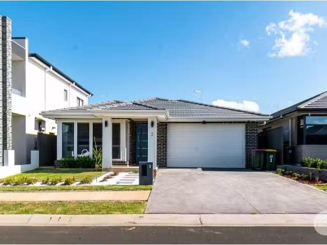 3 Chaikin Avenue, ORAN PARK House for rent Listed by Prd Ingl.