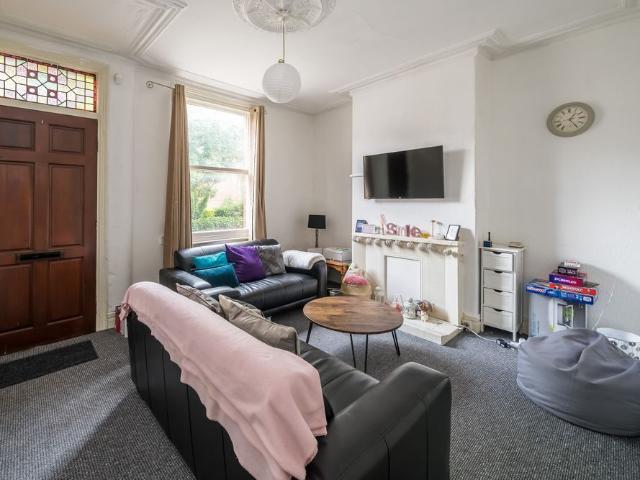 3 Claremont Avenue, LS3 1AT, Leeds