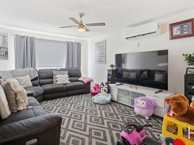 3 Clayton Dr, Herdsmans Cove
