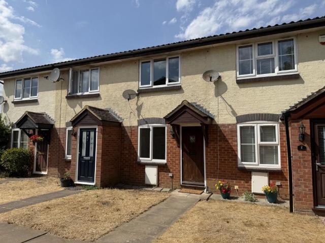 3 Coniston Way Egham Surrey 1 bed terraced house to rent £1,300 pcm £300 pw