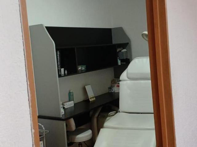 3 consultorios disponibles en un espacio de 100m2 con sala de recepcion