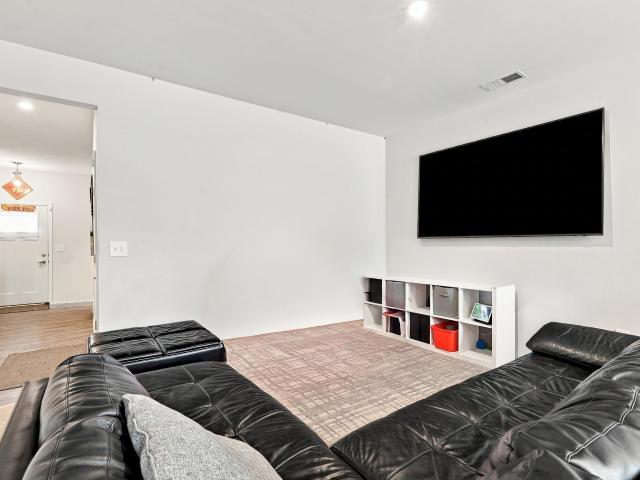 3 Country Dale Drive