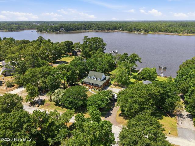 3 Creekside Woods Drive