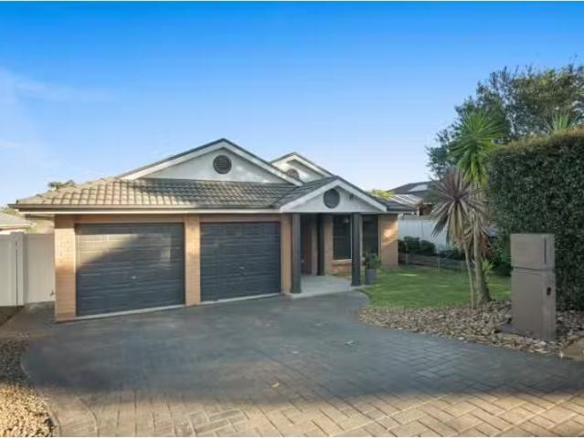 3 Duntroon Close, HAMLYN TERRACE House for rent Listed by Cra.