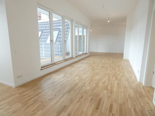 3 Dachterrassen – 2 Bäder – 6 Zimmer mit viel Sonnenlicht gesucht? Hier ist Ihre Traumwohnung!