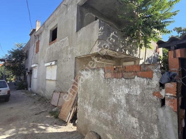 3 Daire + 2 Depo Komple Satılık