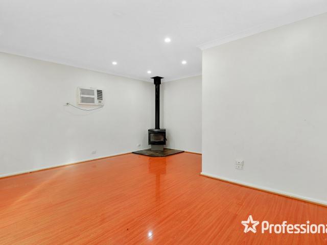 3 Denham WayThornlie WA 6108, Australia