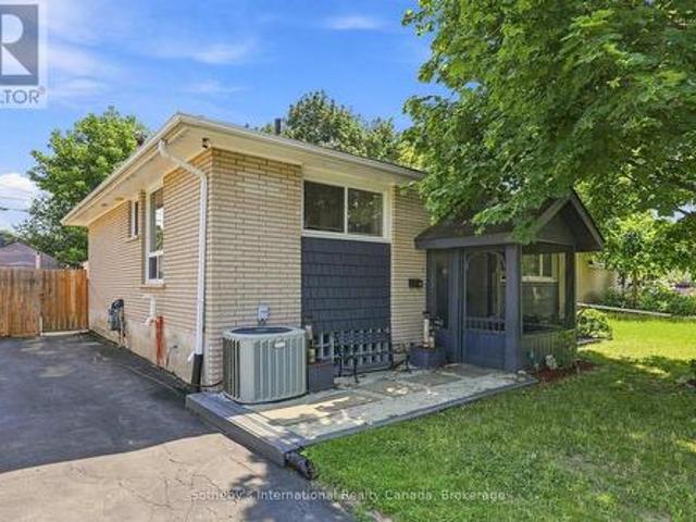 3 Dickson Road, Collingwood, ON, L9Y 2X2 house for sale | Listing ID S13631 | Royal LePage