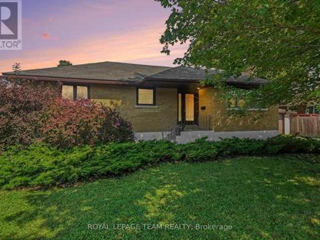 3 Donna Street, Ottawa, ON, K2G 2V5 house for sale | Listing ID X13671 | Royal LePage