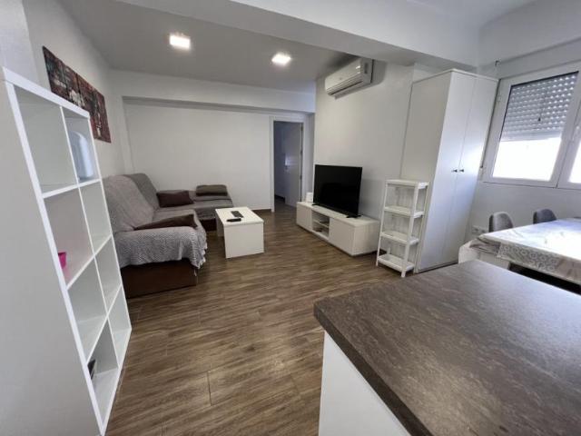 3 Dormitorio Apartamentos Almeria Almeria 99387898