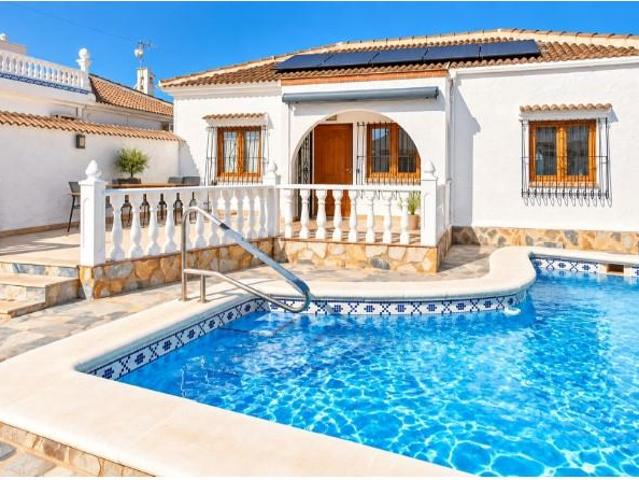 3 Dormitorio Villa TORREVIEJA ALICANTE 105654445