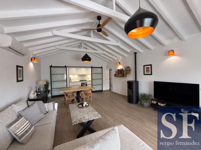 3 Dormitorios dobles uno con baño en suite y ducha al ras. 177m² Cómpeta