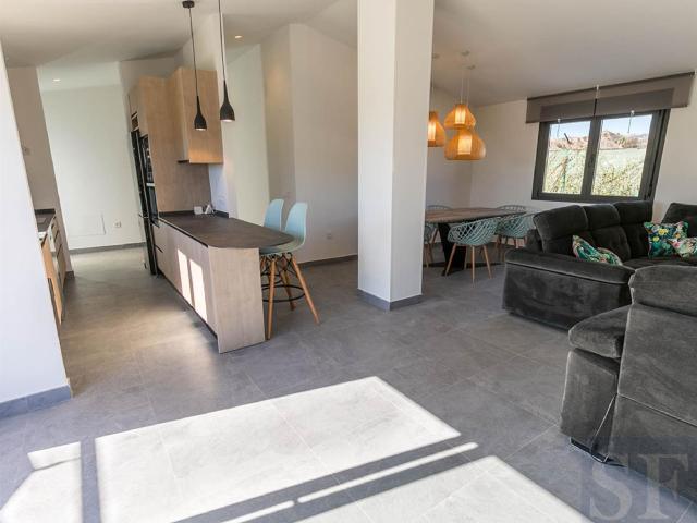 3 Dormitorios dobles uno en suite | Dormitorio individual. 132m² Almayate Alto