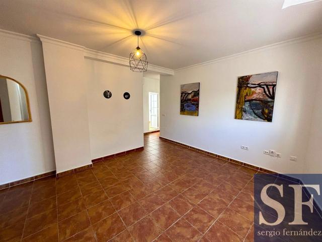3 Dormitorios dobles | Cuarto de baño con ducha | Aseo | Coc. 90m² Cómpeta