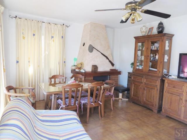 3 Dormitorios dobles | Cuarto de baño familiar | Cocina equi. 200m² Cómpeta