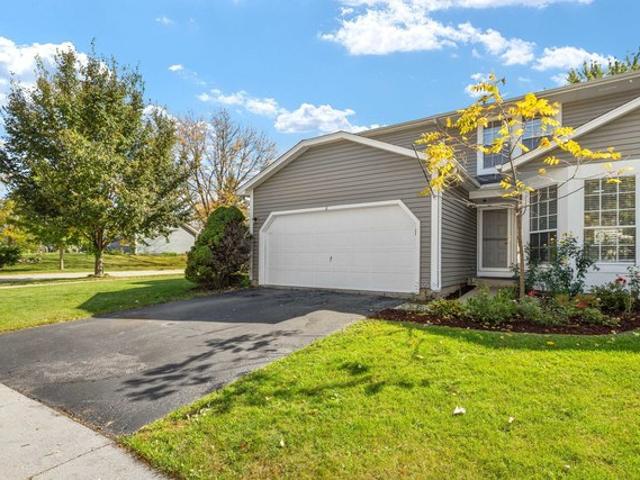 3 Dorchester Ct, Streamwood, IL 60107